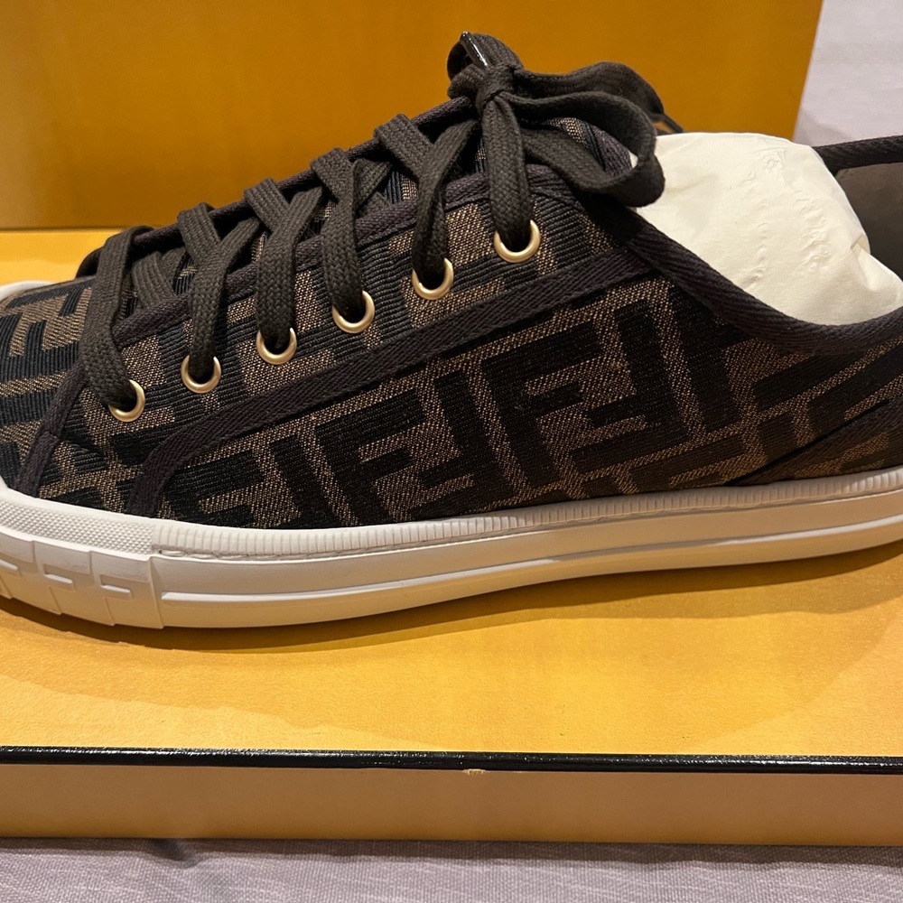 Men's Black Patterned Sneakers - image 2